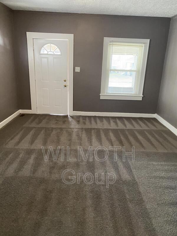 4214 E Washington St - Photo 3 of 13