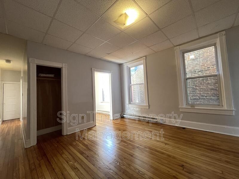 238 Summit Ave - Photo 3 of 10