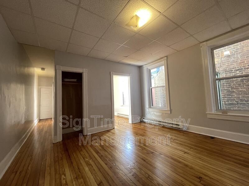 238 Summit Ave - Photo 4 of 10