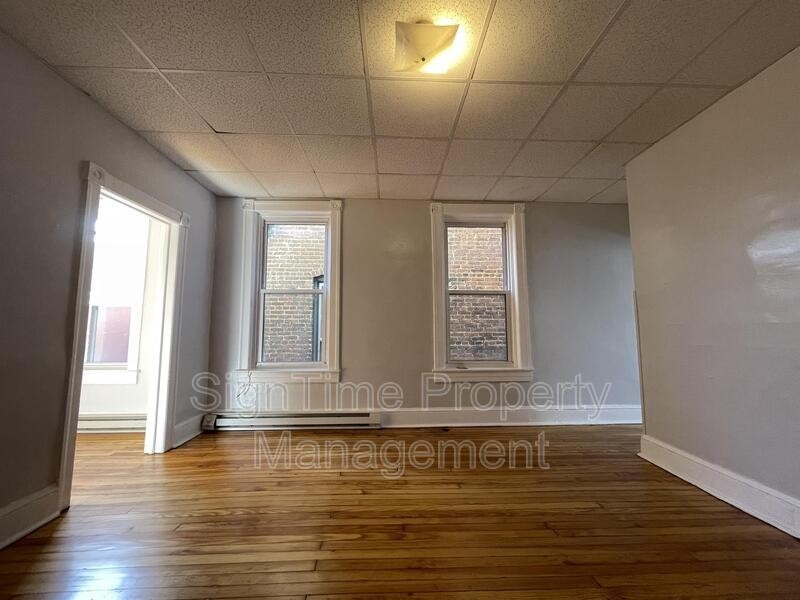 238 Summit Ave - Photo 5 of 10
