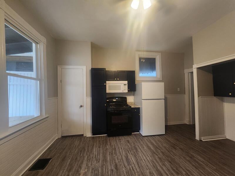 1019 John St - Photo 6 of 14