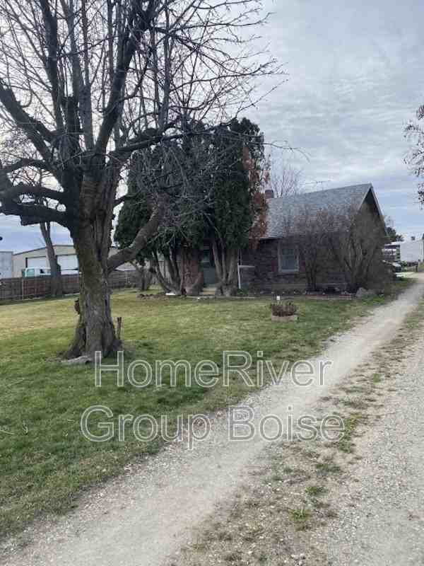 16803 Logan St - Photo 2 of 18