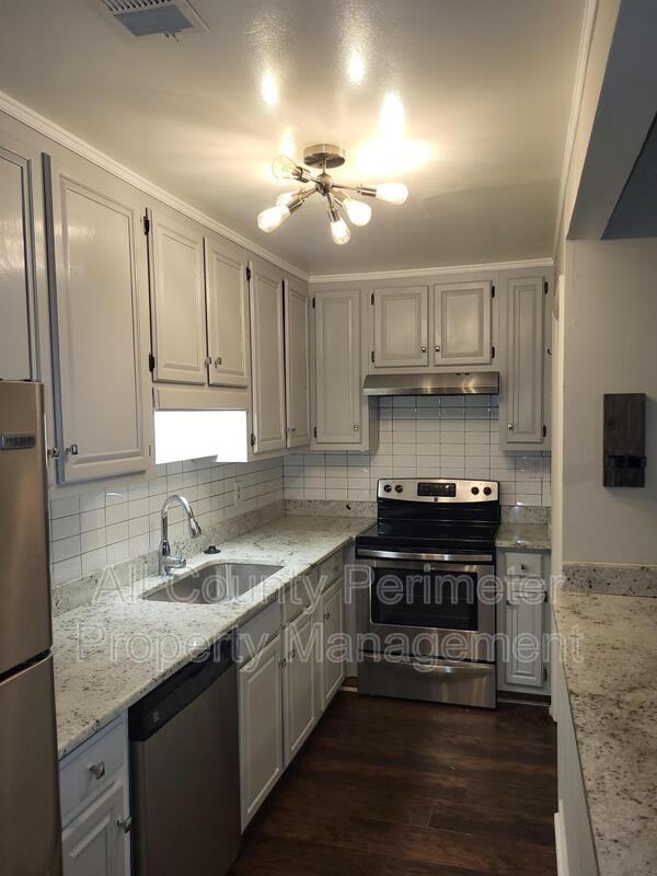 1731 Twin Brooks Dr Se - Photo 3 of 16