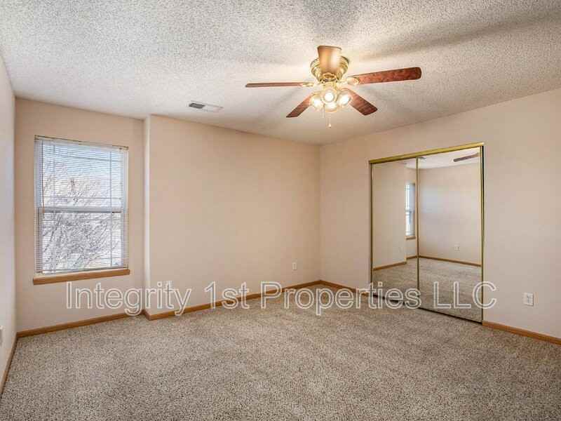 210 Pointe Ln - Photo 7 of 14