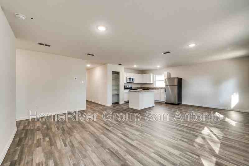 659 N San Eduardo Ave - Photo 2 of 19