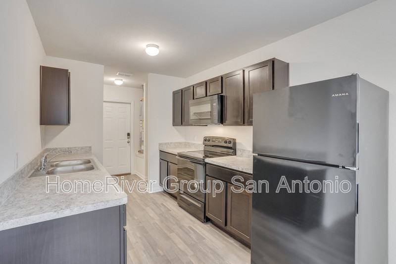 715 I St - Photo 2 of 21