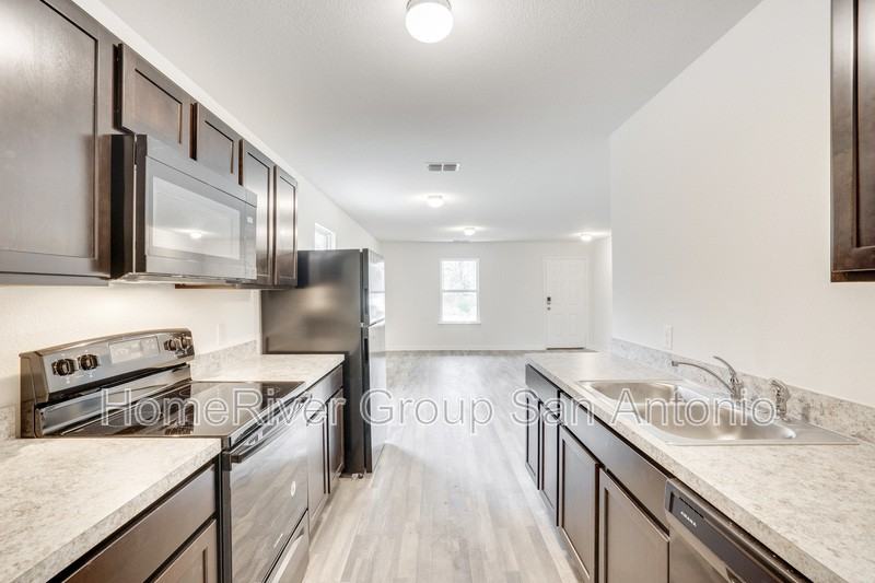 715 I St - Photo 3 of 21