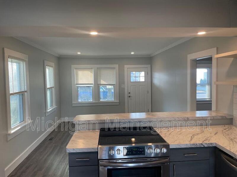 3738 Edgar Ave - Photo 3 of 14