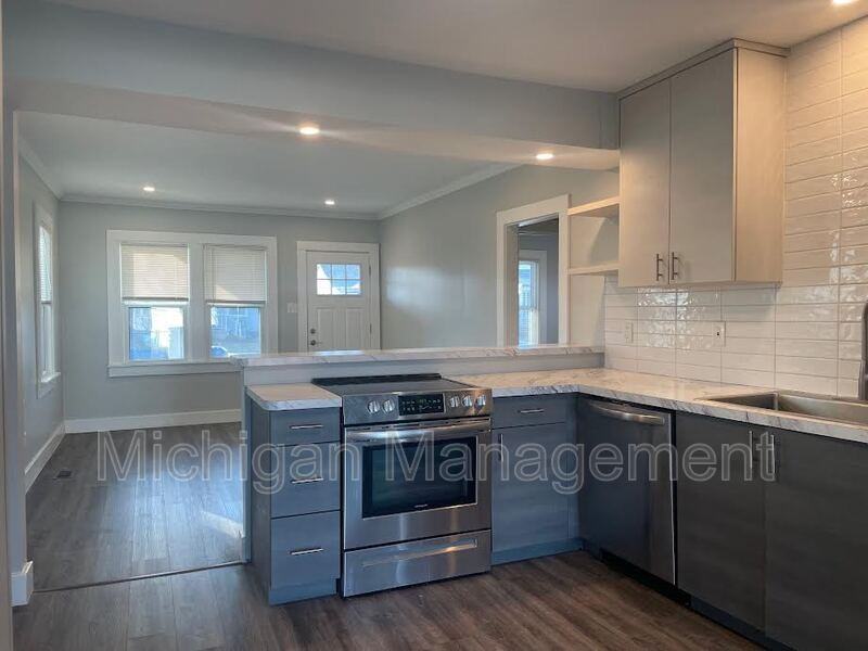 3738 Edgar Ave - Photo 4 of 14