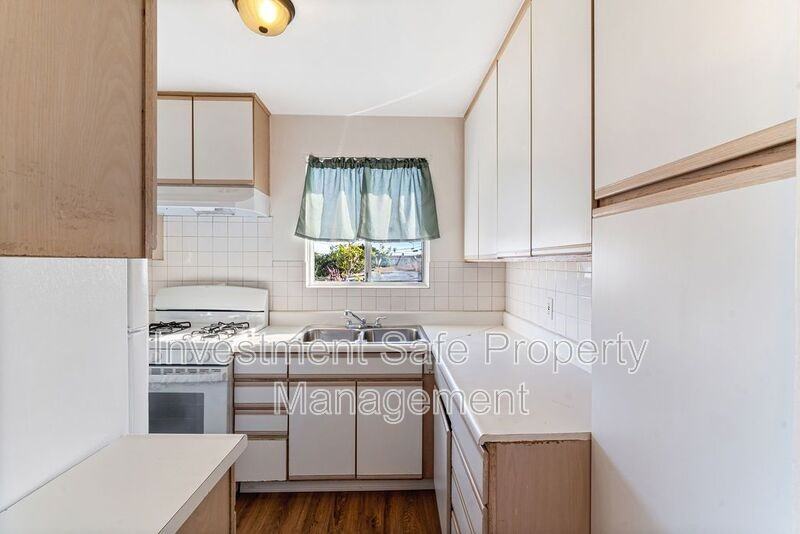 1810 Burton St - Photo 3 of 15