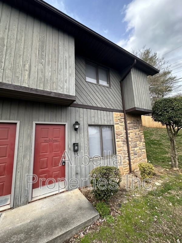 537 Scott County Rd #G