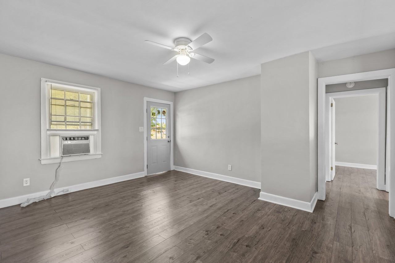 2101 Montclair Avenue - Photo 2 of 22