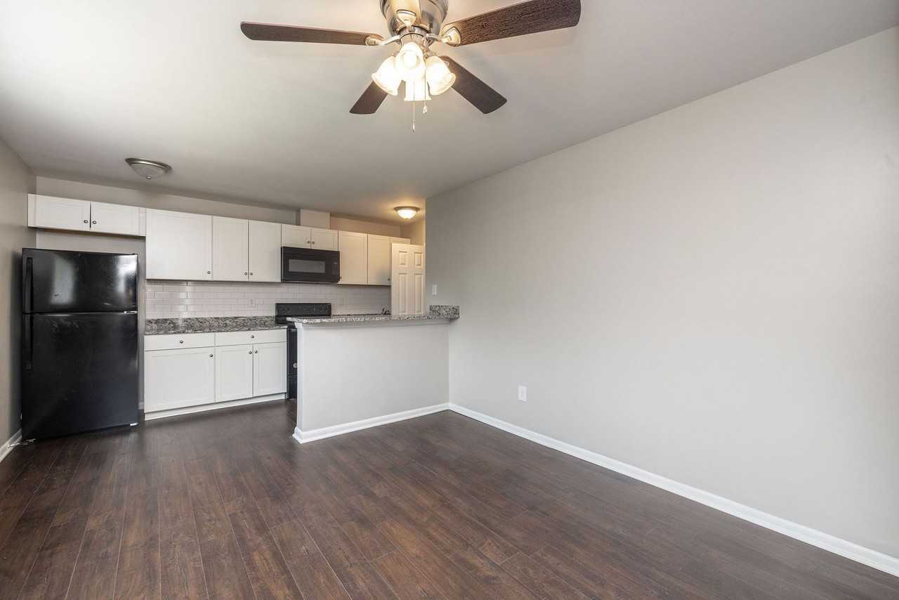 4306 Chamberlayne Ave - Photo 4 of 50