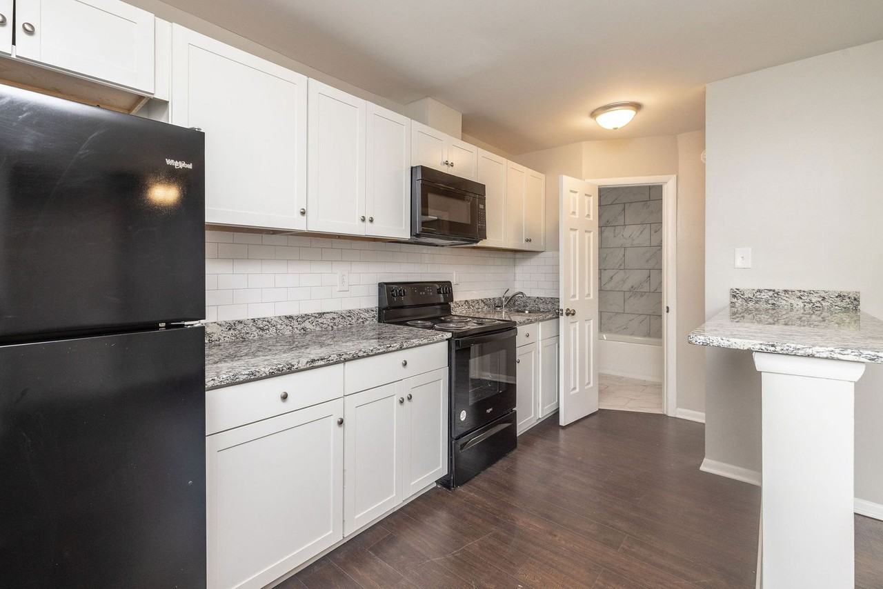 4306 Chamberlayne Ave - Photo 6 of 50