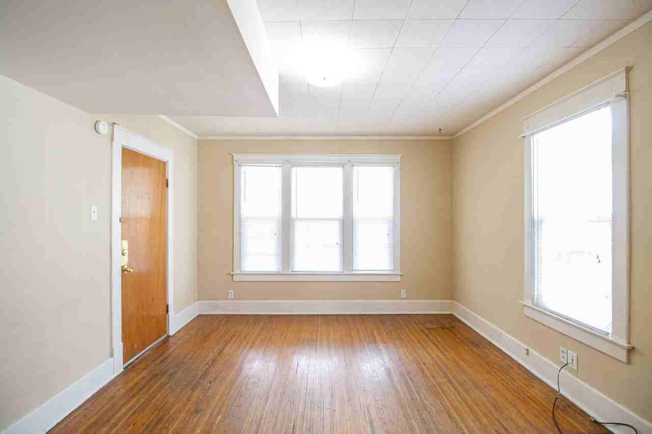 404 N Ninth St - Photo 4 of 31