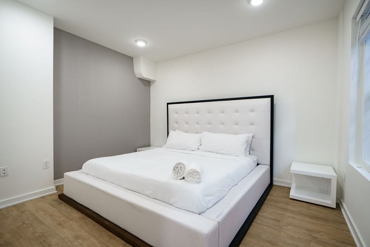 1726 Spruce St - Photo 4 of 15