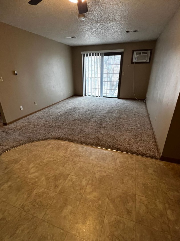 409 6th Ave. - Photo 4 of 18