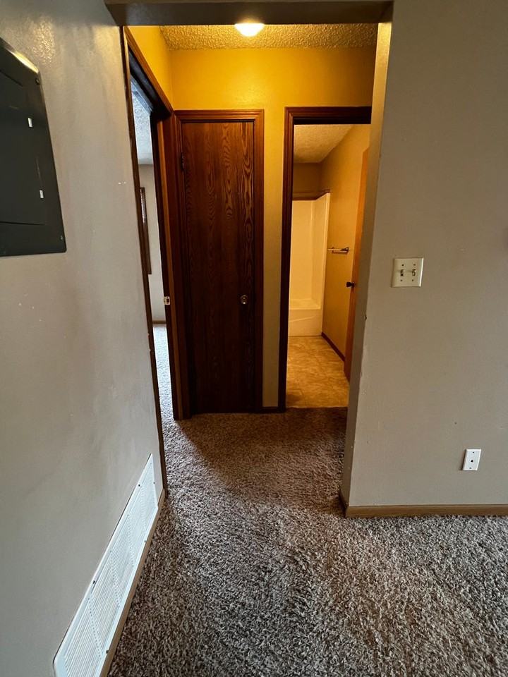 409 6th Ave. - Photo 3 of 18