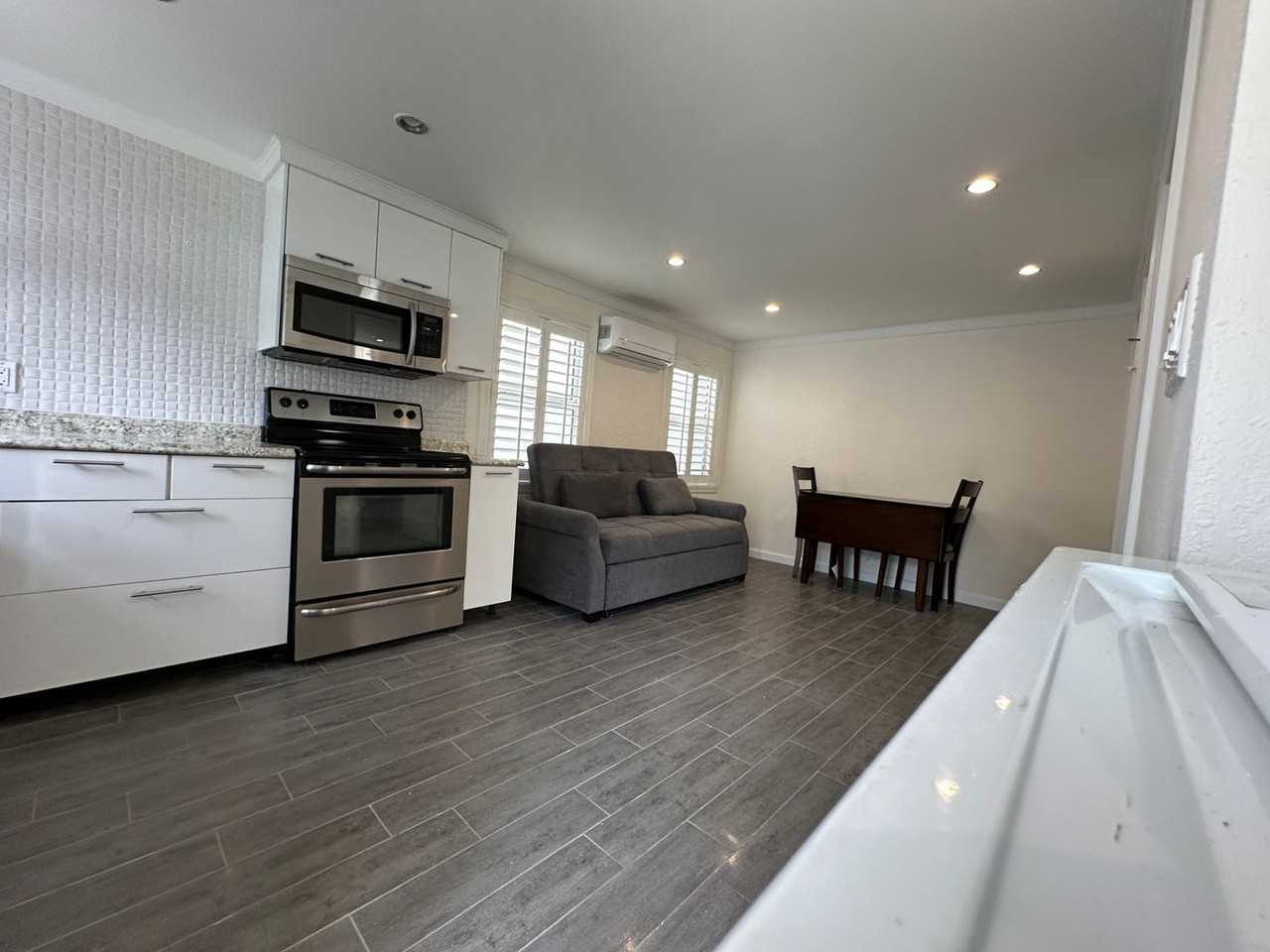 412 Duplex - Photo 2 of 19