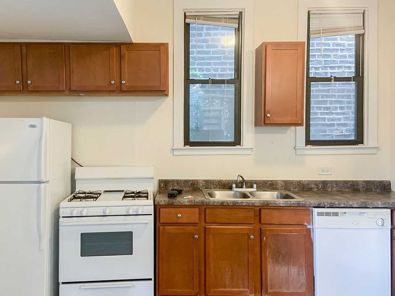 2254 N. Southport - Photo 5 of 8