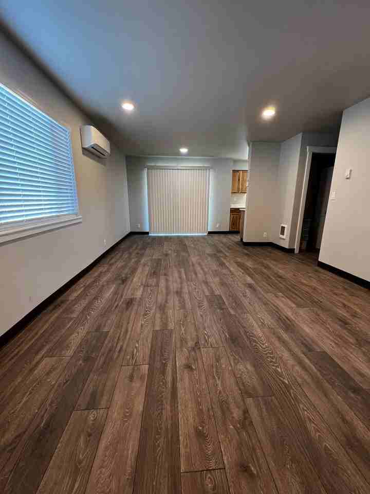 JJL-158 - Photo 2 of 16