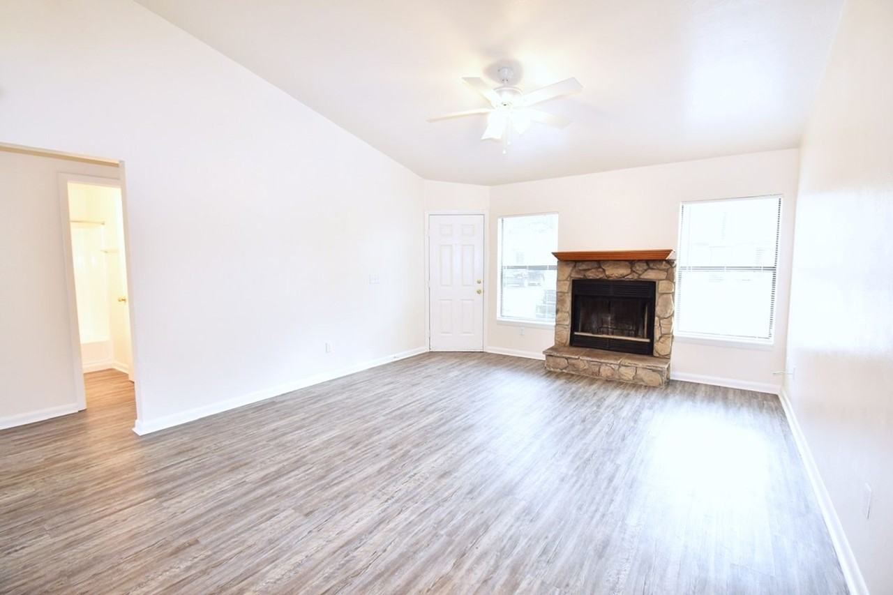 North Pointe Villas - CS - Photo 4 of 46