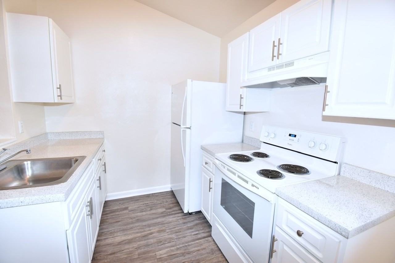 North Pointe Villas - CS - Photo 6 of 46