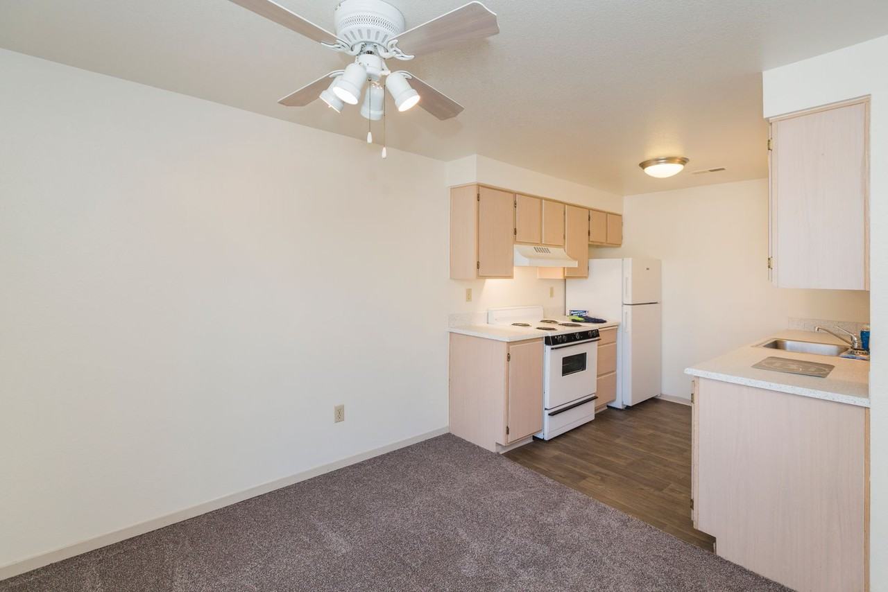 Summit Creek Apartments - Photo 6 of 50