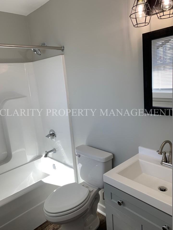 1030 Hardwick St. NE - Photo 5 of 13