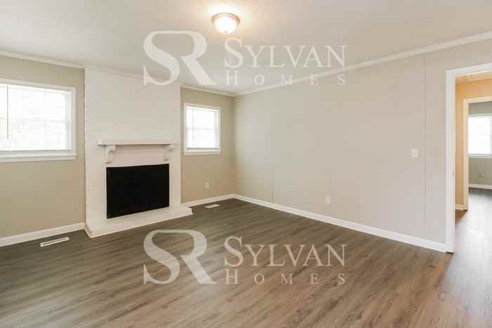 3209 Colony Dr - Photo 3 of 16