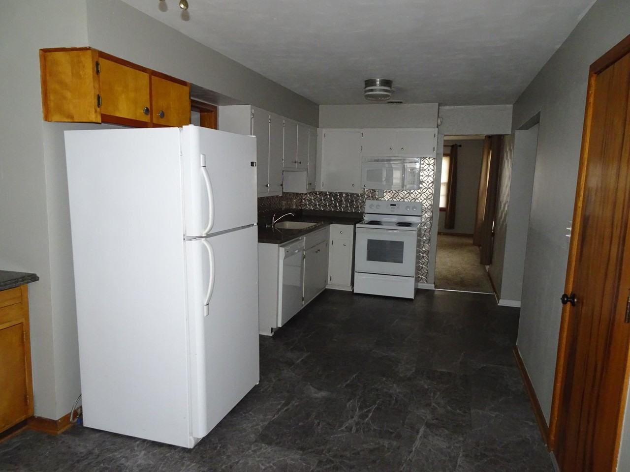 1208 N Lakeview Dr #NA - Photo 3 of 11