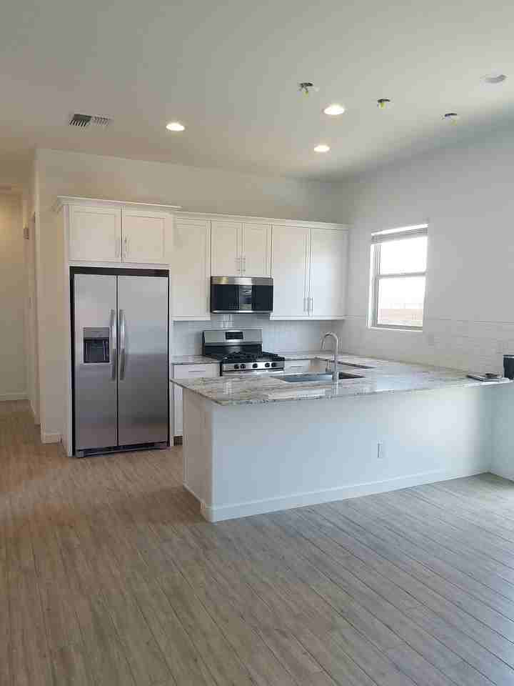 3061 N 196th Ave - Photo 2 of 6