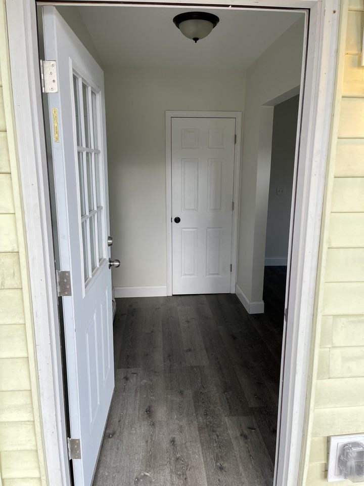 4 Round Lake Ave #1 - Photo 3 of 16