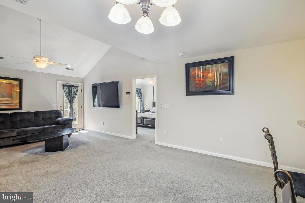 102 Hunter's Way #1 - Photo 4 of 34