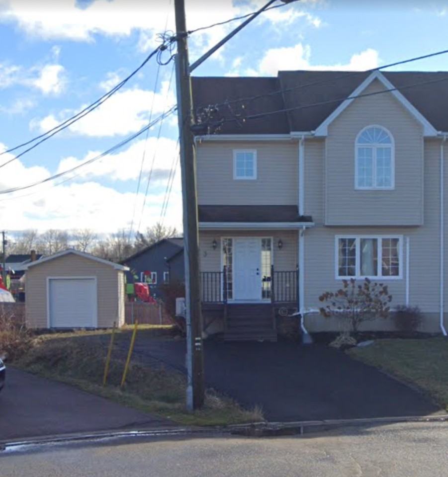 3 Salem Crt 1, Moncton, NB E1G 0G5 4 Bedroom House for 2,400/month