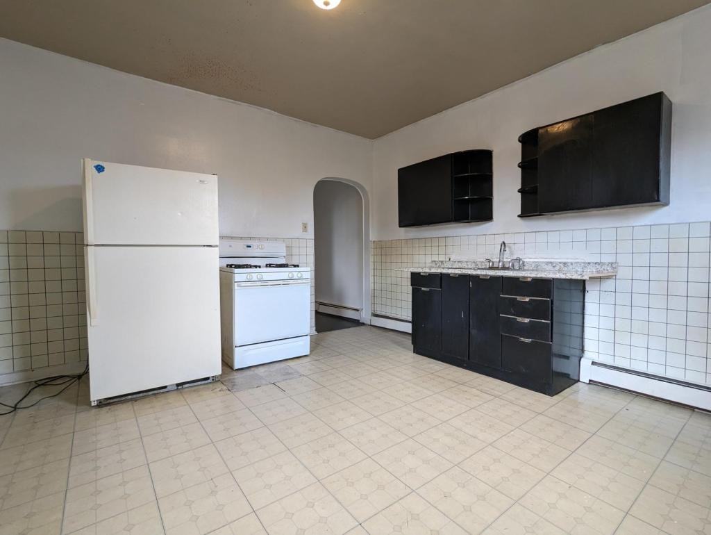 412 Hays Ave Apt 2 - Photo 2 of 7