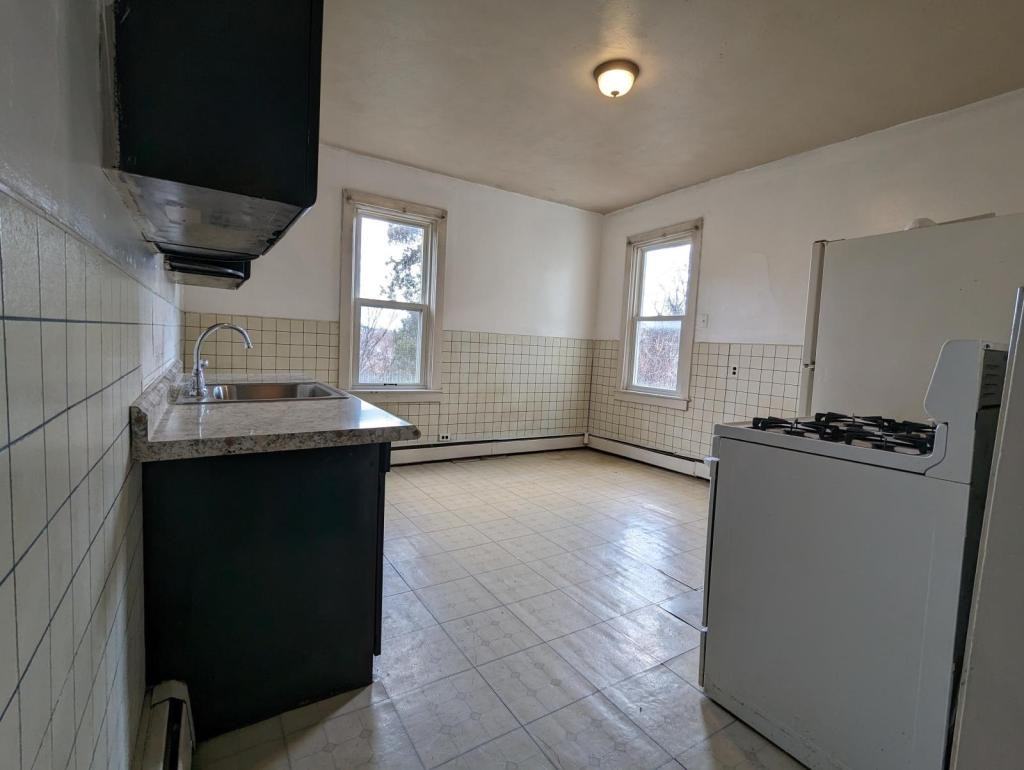 412 Hays Ave Apt 2 - Photo 3 of 7