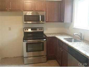 319 Parkside Drive - Photo 3 of 13