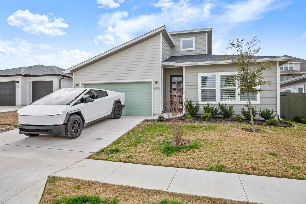 9825 Evening Canopy Dr - Photo 2 of 42