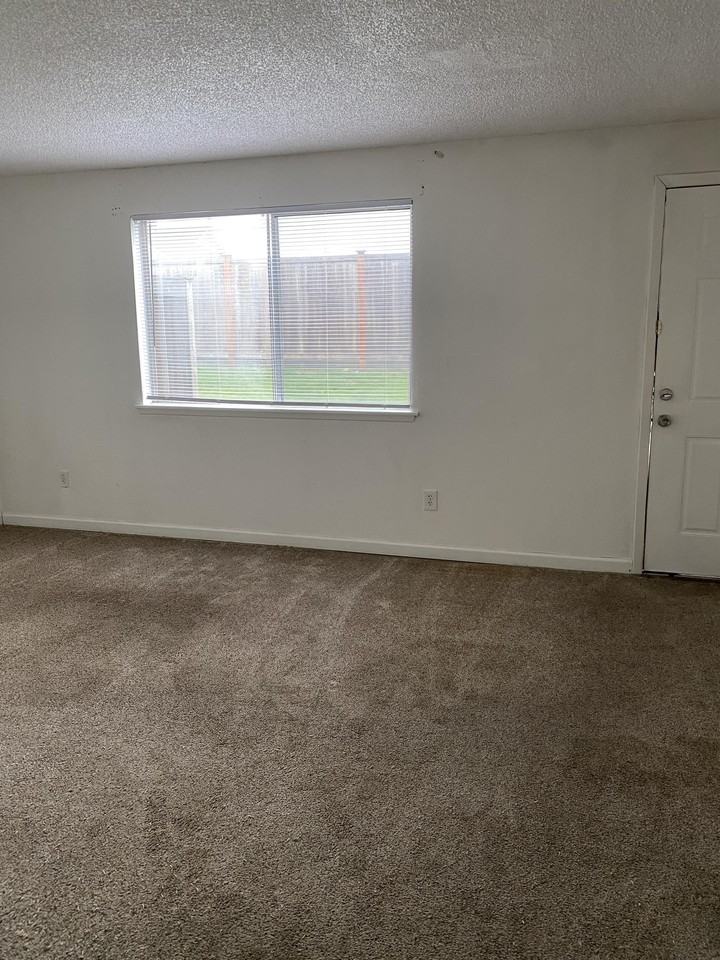 10317 15th Avenue Ct E #1 - Photo 3 of 8