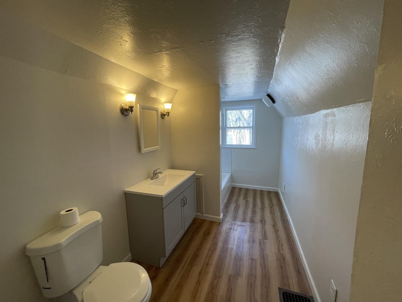 3670 Etna St - Photo 2 of 32