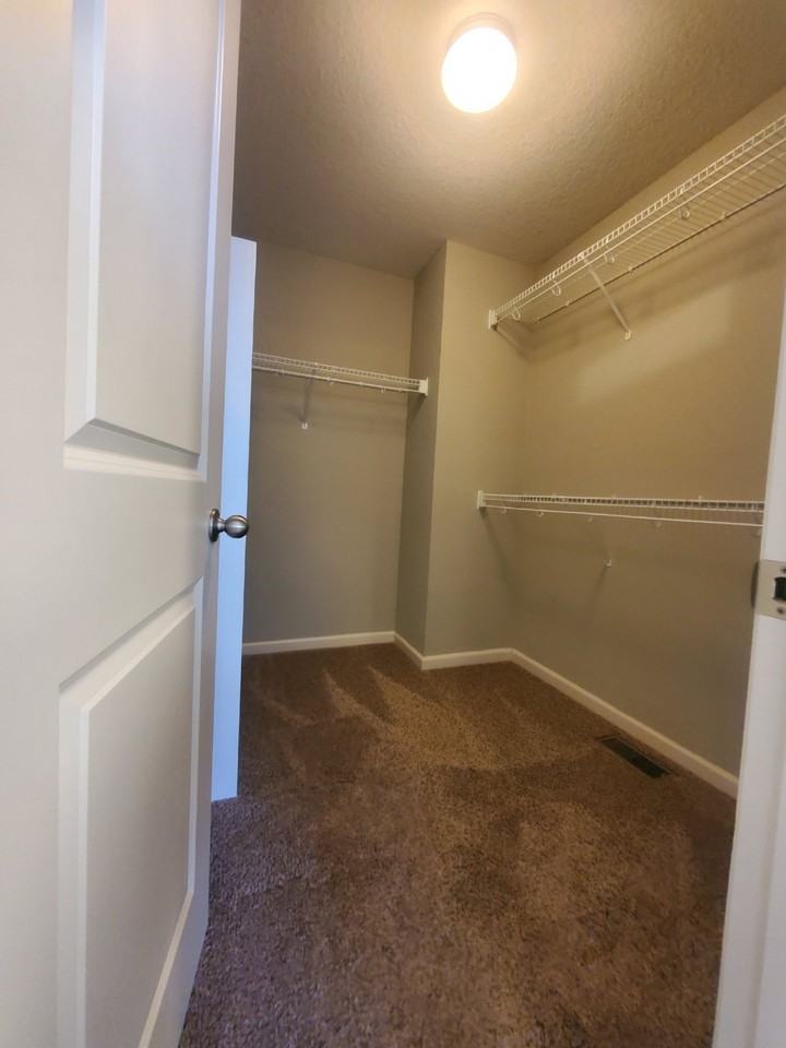 14241 Evergreen Ave N - Photo 3 of 30