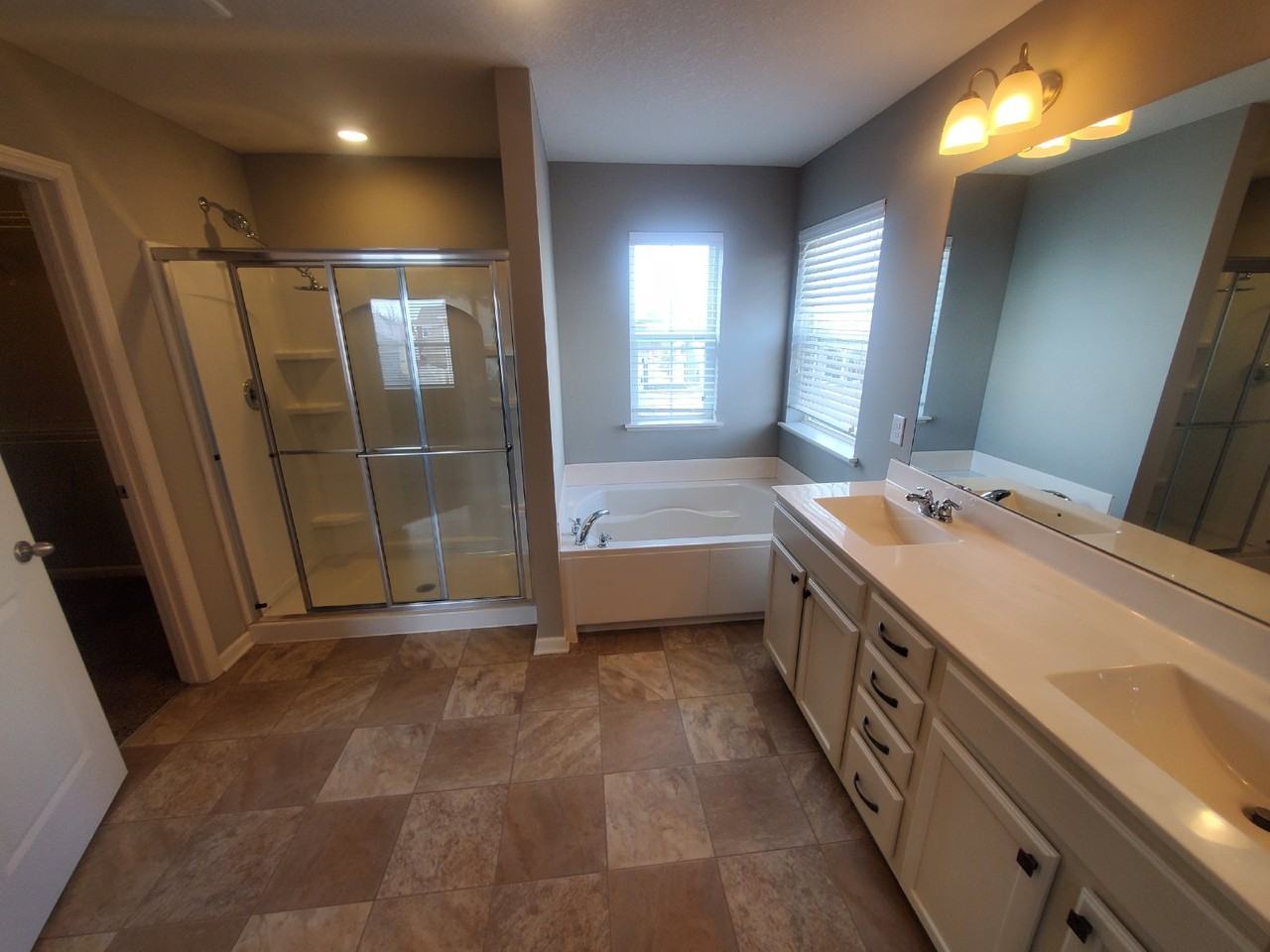 14241 Evergreen Ave N - Photo 4 of 30