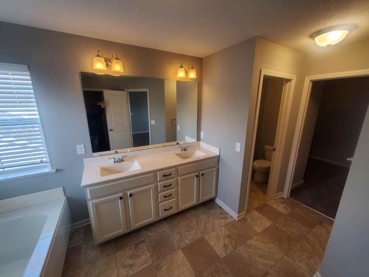 14241 Evergreen Ave N - Photo 5 of 30