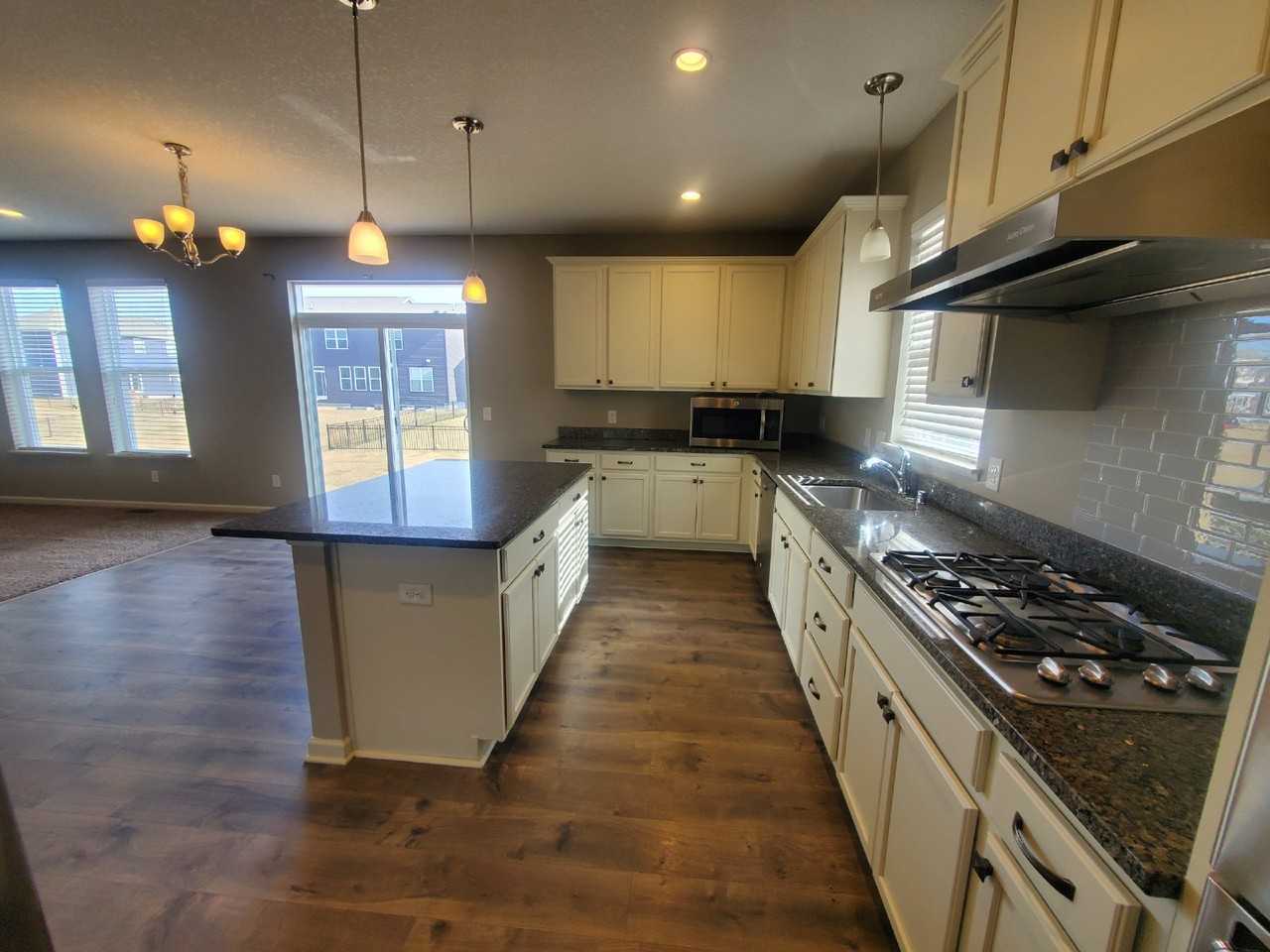 14241 Evergreen Ave N - Photo 6 of 30