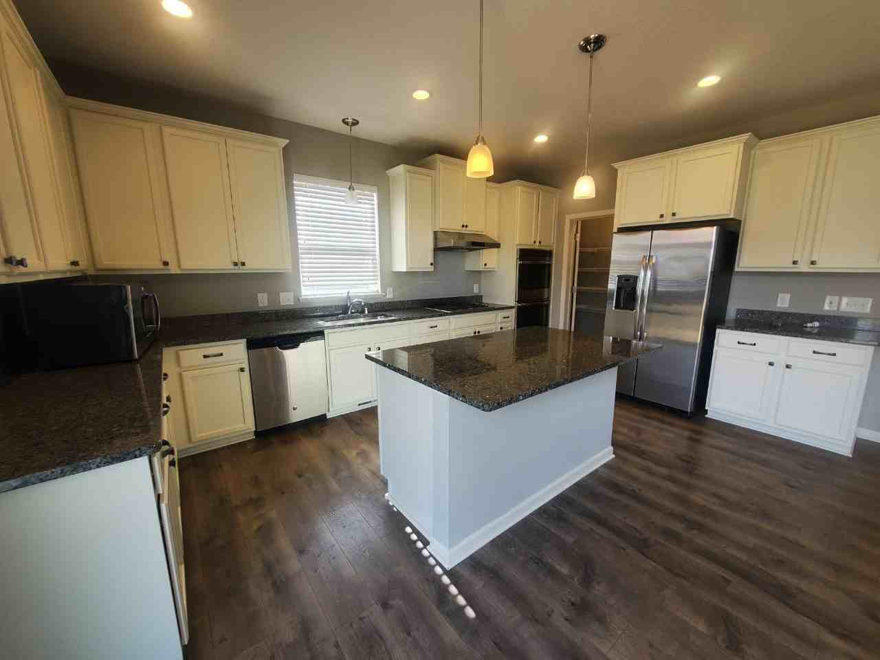 14241 Evergreen Ave N - Photo 7 of 30