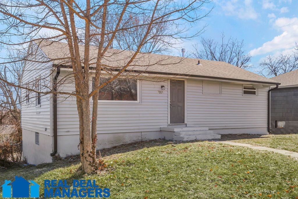 7001 Askew Ave - Photo 2 of 26