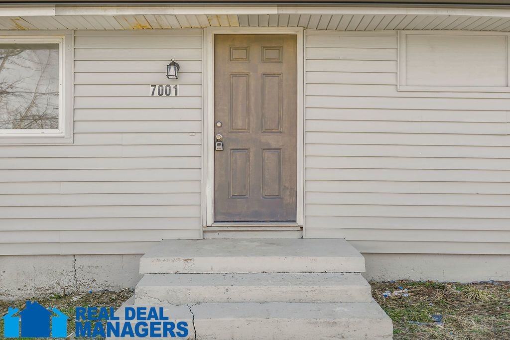 7001 Askew Ave - Photo 3 of 26