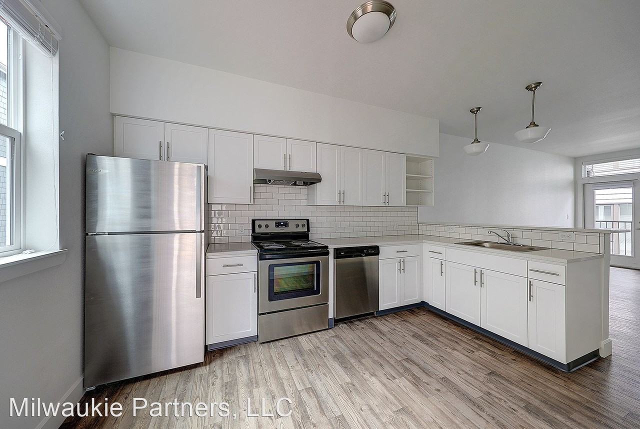 7510 SE Milwaukie Avenue - Photo 3 of 35