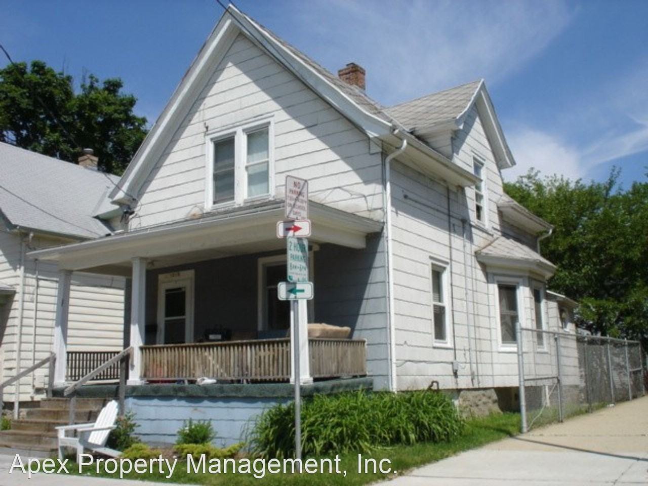 1218 Saint James Ct - Photo 2 of 12